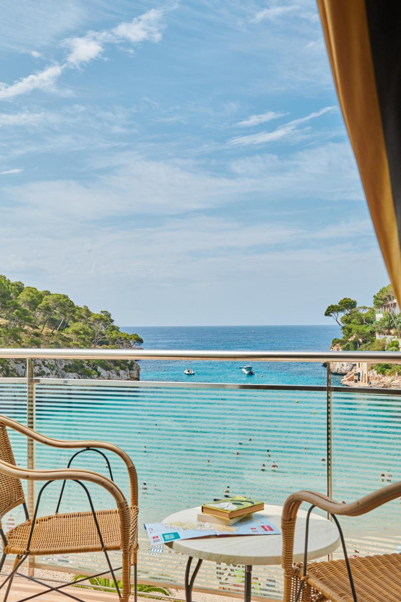 Hotel Apartamentos Cala Santanyi Exterior photo