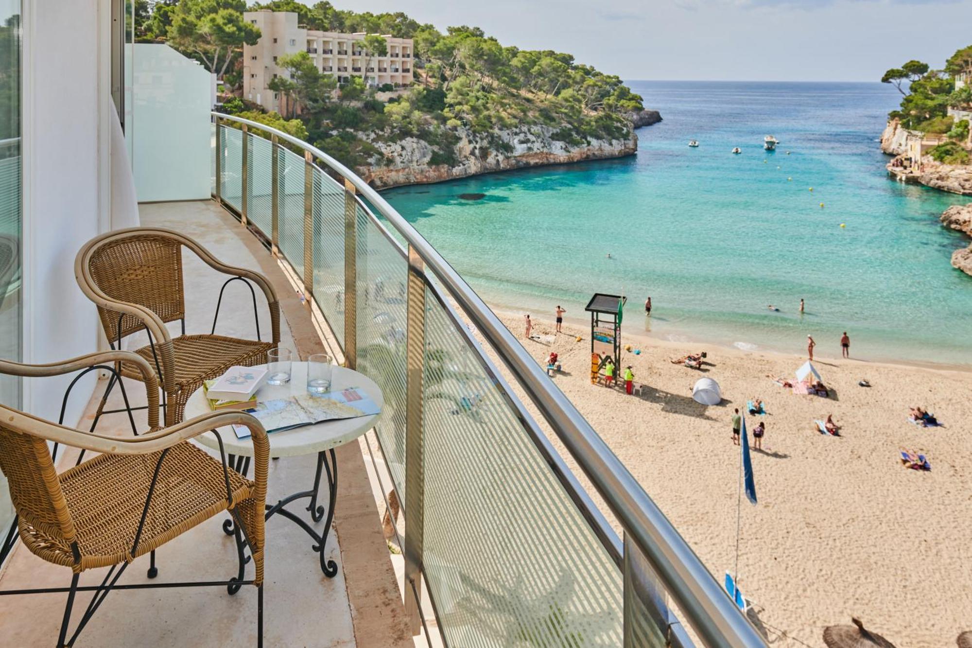 Hotel Apartamentos Cala Santanyi Exterior photo