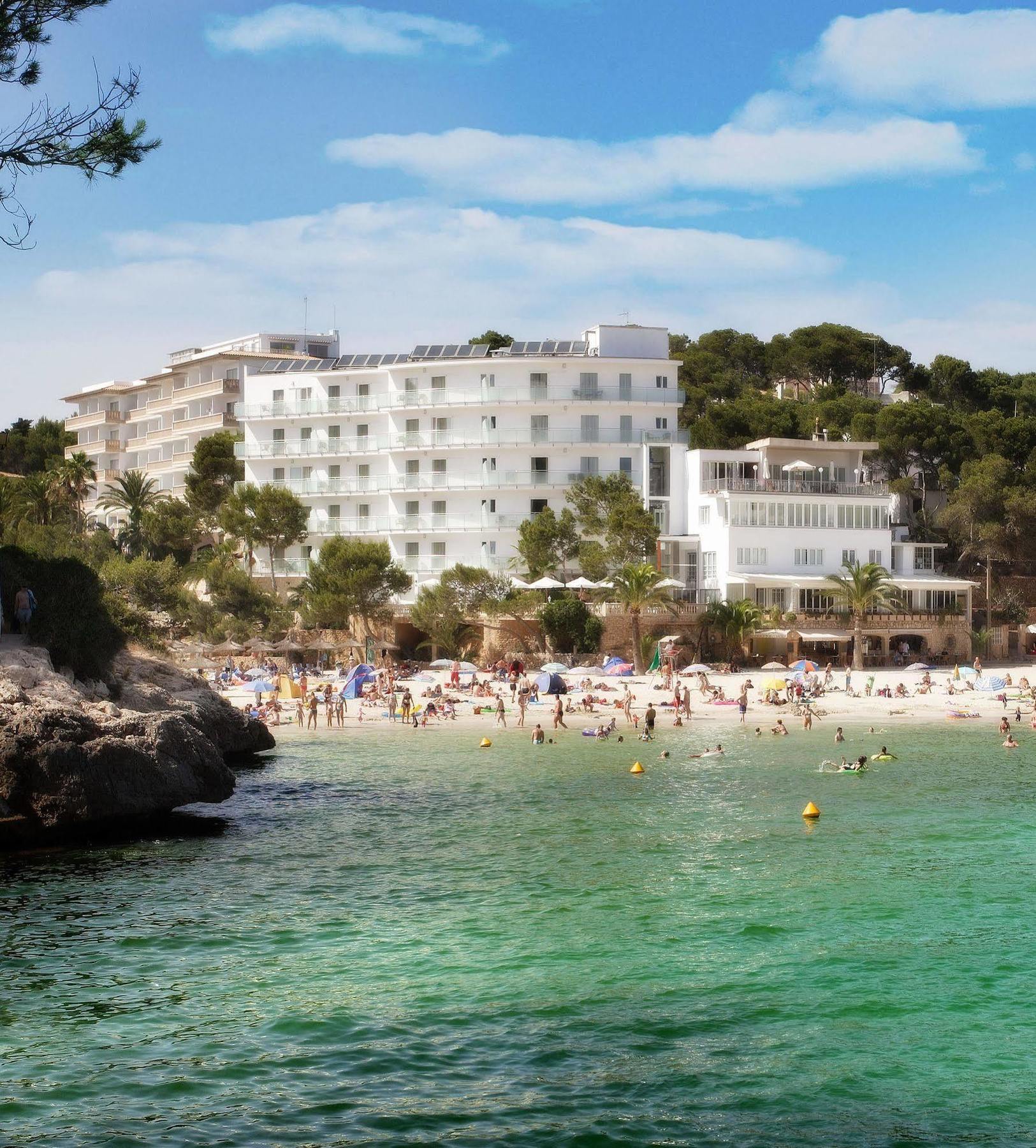 Hotel Apartamentos Cala Santanyi Exterior photo