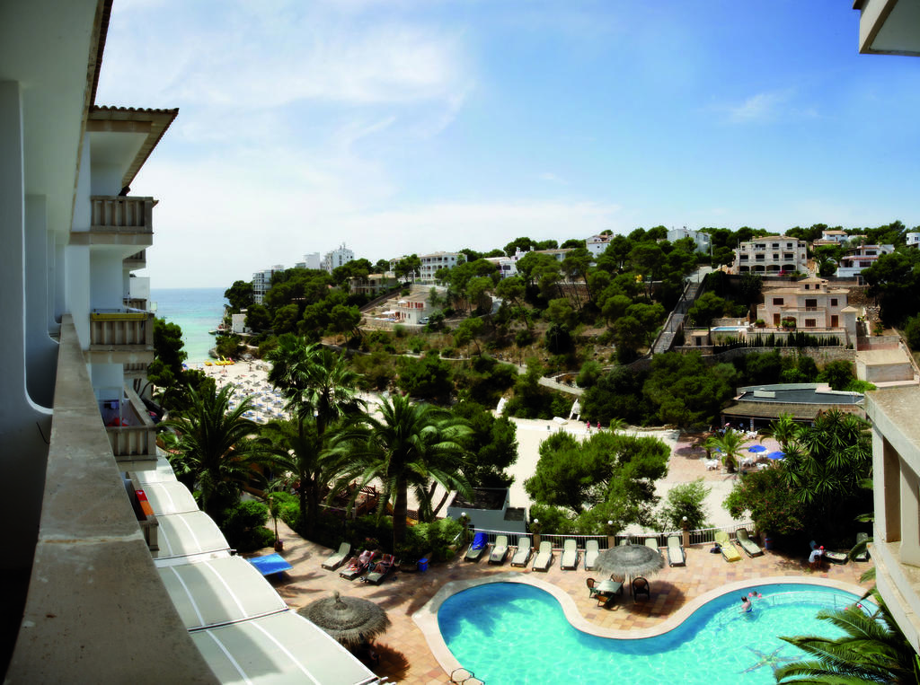 Hotel Apartamentos Cala Santanyi Exterior photo